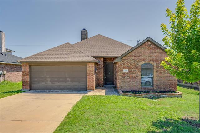 218 Windmill Dr in Justin, TX - Building Photo
