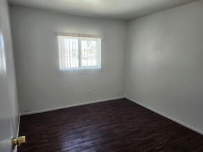 1664 Stevens St, Unit 4 in Las Vegas, NV - Building Photo - Building Photo