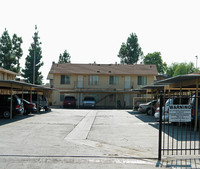 Manzanilla Apartments in Fresno, CA - Foto de edificio - Building Photo