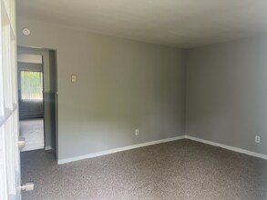 508 Tipperary Dr in Greensboro, NC - Foto de edificio - Building Photo