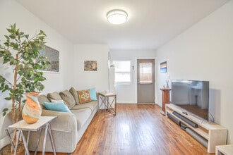 571 Formwalt St SW, Unit 10 in Atlanta, GA - Foto de edificio - Building Photo