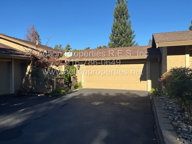 property at 5110 Village Oaks Dr