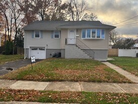 326 Maple St in Moonachie, NJ - Building Photo