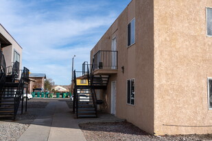 2007 N Tucker Ave in Farmington, NM - Building Photo