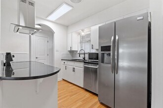 2407 Southland Dr in Austin, TX - Building Photo - Building Photo