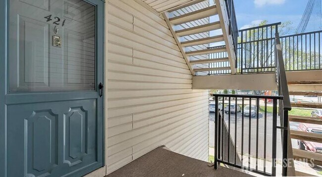 421 Lancaster Ct in Piscataway, NJ - Building Photo - Building Photo