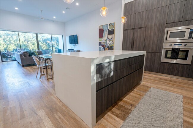 property at 709 Memorial Heights Dr