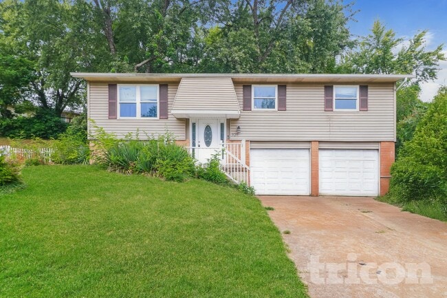 property at 3555 Ridgewood Dr