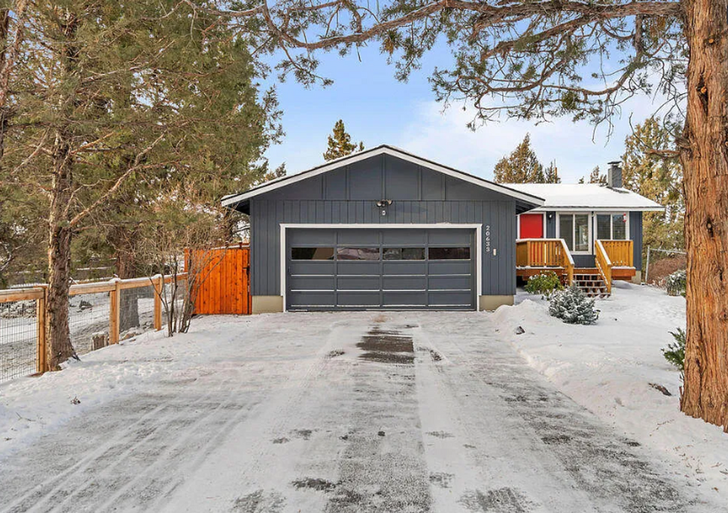 20633 Weatherby Ct in Bend, OR - Foto de edificio