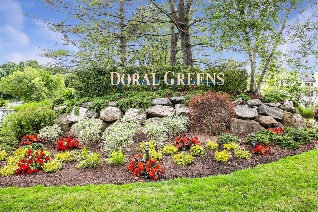 100 Doral Greens Dr E in Rye Brook, NY - Building Photo