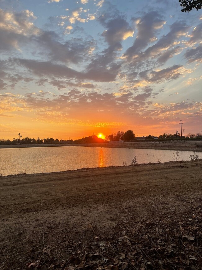 property at 1383 E Clayton Ave