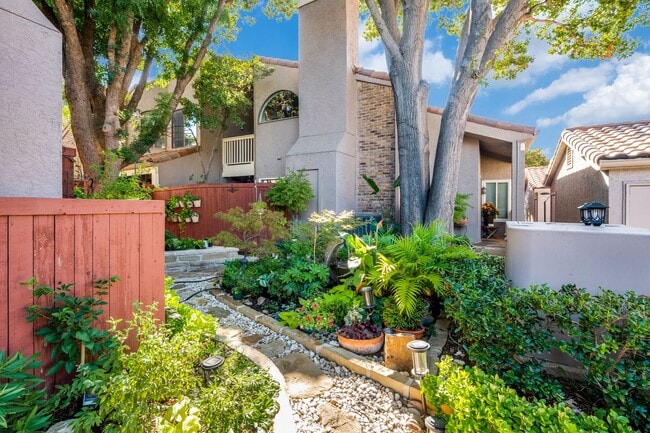 4242 N Capistrano Dr