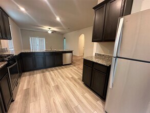 26720 Frost Dr in Magnolia, TX - Foto de edificio - Building Photo