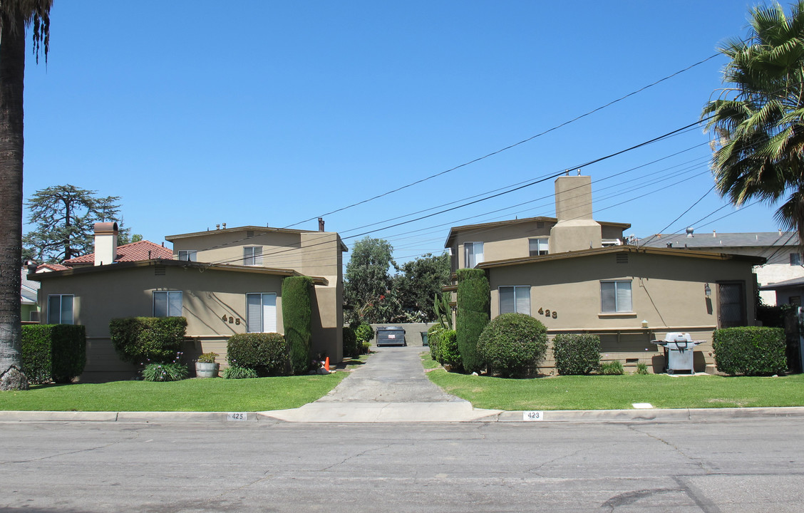 423-425 S Lincoln Pl in Monrovia, CA - Foto de edificio