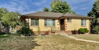 2391 Jamaica St in Aurora, CO - Building Photo