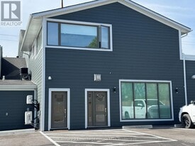 591 Niagara Blvd in Fort Erie, ON - Building Photo