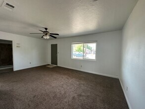 572 Vermont Ave in Turlock, CA - Building Photo - Building Photo