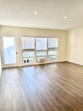 1147 S Corning St in Los Angeles, CA - Building Photo - Building Photo