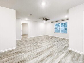 9627 Angel Oak Dr in Pensacola, FL - Building Photo - Building Photo