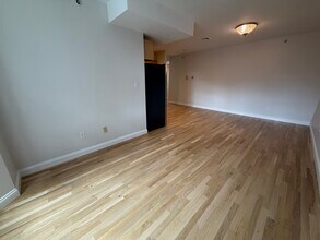 393 W Broadway, Unit 3 in Boston, MA - Building Photo - Building Photo