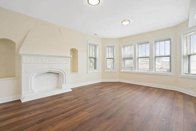 1639 E 86th Pl in Chicago, IL - Building Photo - Building Photo