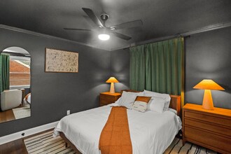 2314 Deerwood Rd in Nashville, TN - Foto de edificio - Building Photo