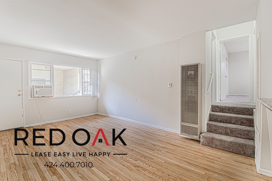 6655 Franklin Ave in Los Angeles, CA - Building Photo