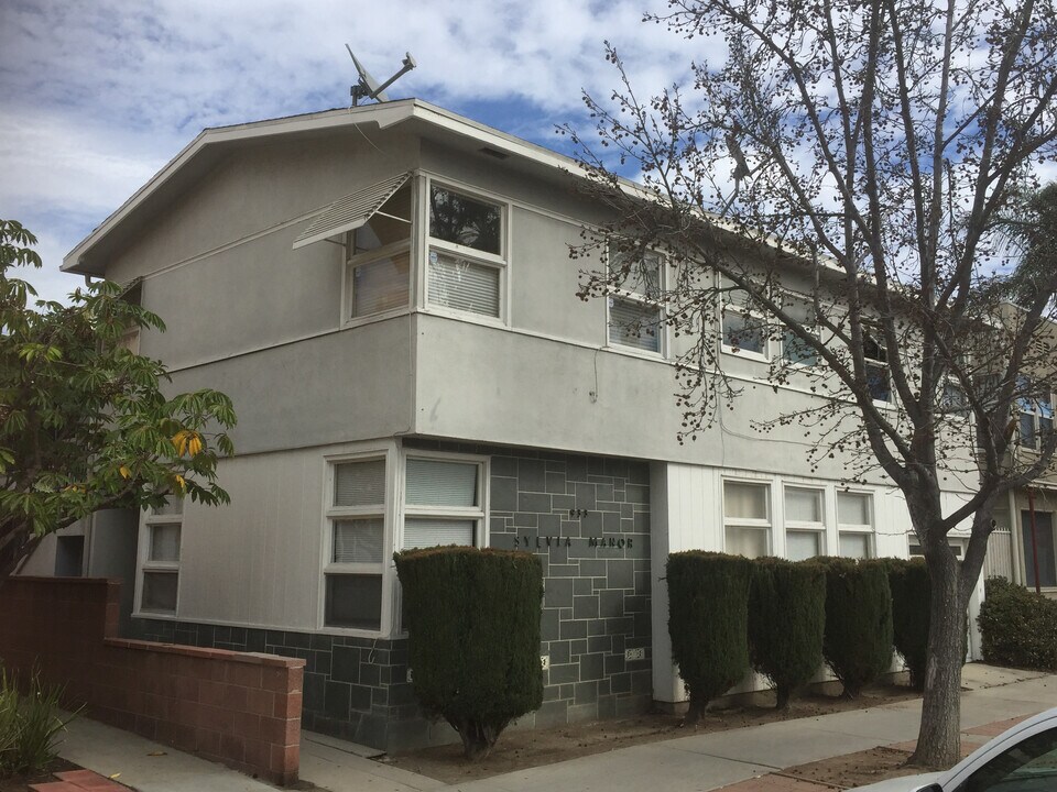 933 E 1st St, Unit 8 in Long Beach, CA - Foto de edificio