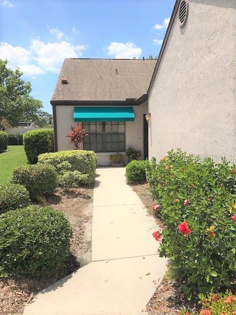 5866 Clubside Dr in Sarasota, FL - Foto de edificio