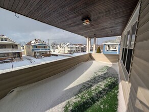 2115 Lewis Dr in Lakewood, OH - Building Photo - Building Photo