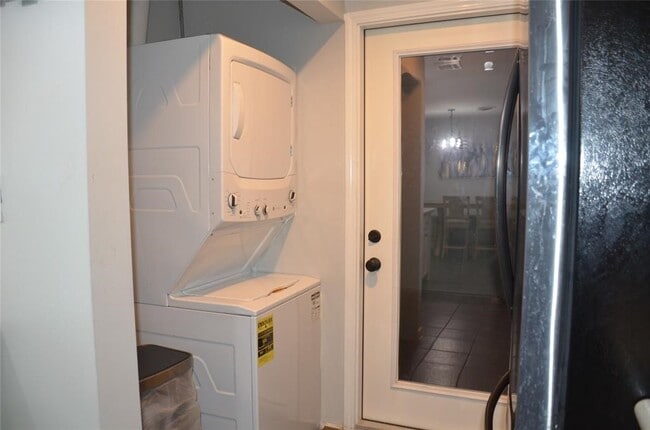 property at 2806 Pine St