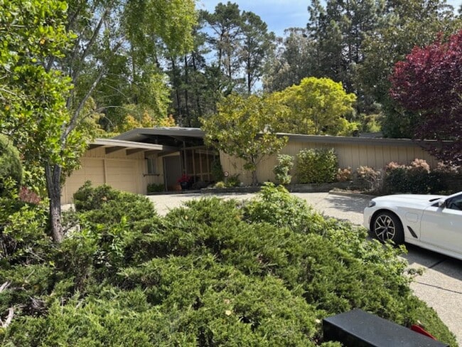 property at 5470 Fernhoff Rd