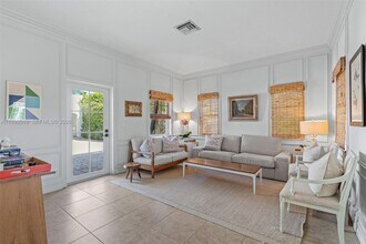 375 Plymouth Rd in West Palm Beach, FL - Building Photo - Building Photo