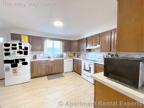 88 Bristol Rd, Unit 1R in Medford, MA - Foto de edificio - Building Photo