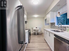 243 Appleby Line in Burlington, ON - Building Photo - Building Photo