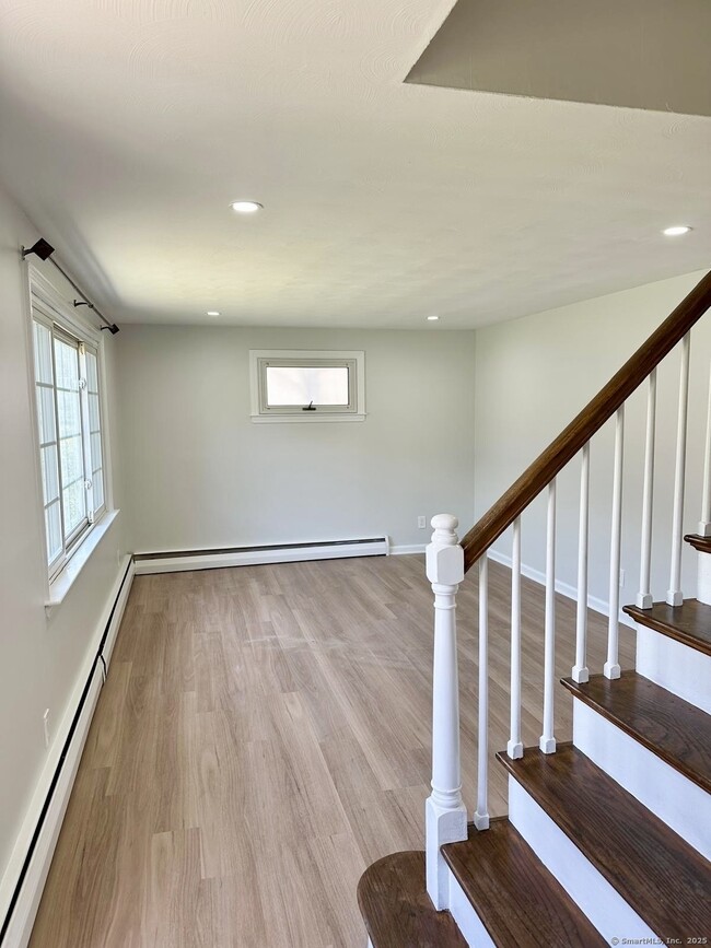 46 Vance Rd in Bristol, CT - Building Photo - Building Photo