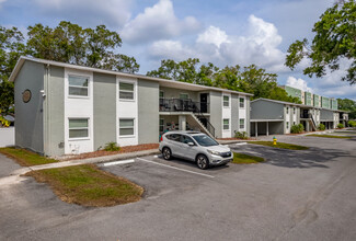 Oak Park Apartments in Pinellas Park, FL - Foto de edificio - Building Photo