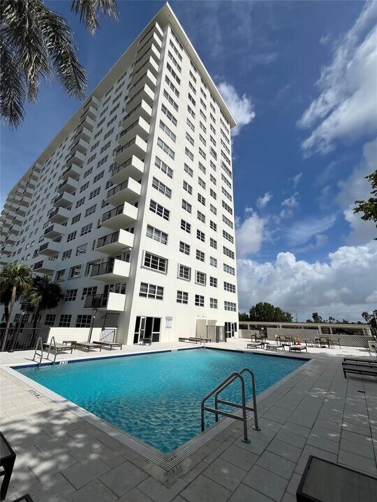 340 Sunset Dr, Unit VICTORIA PARK in Fort Lauderdale, FL - Building Photo