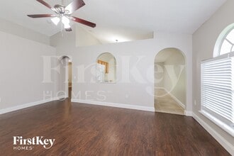 2316 Whispering Trails Pl in Winter Haven, FL - Foto de edificio - Building Photo