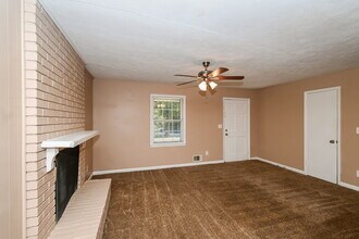 6490 Executive Dr in Winston, GA - Building Photo - Building Photo