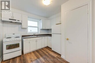2905 St Clair Ave E in Toronto, ON - Building Photo - Building Photo