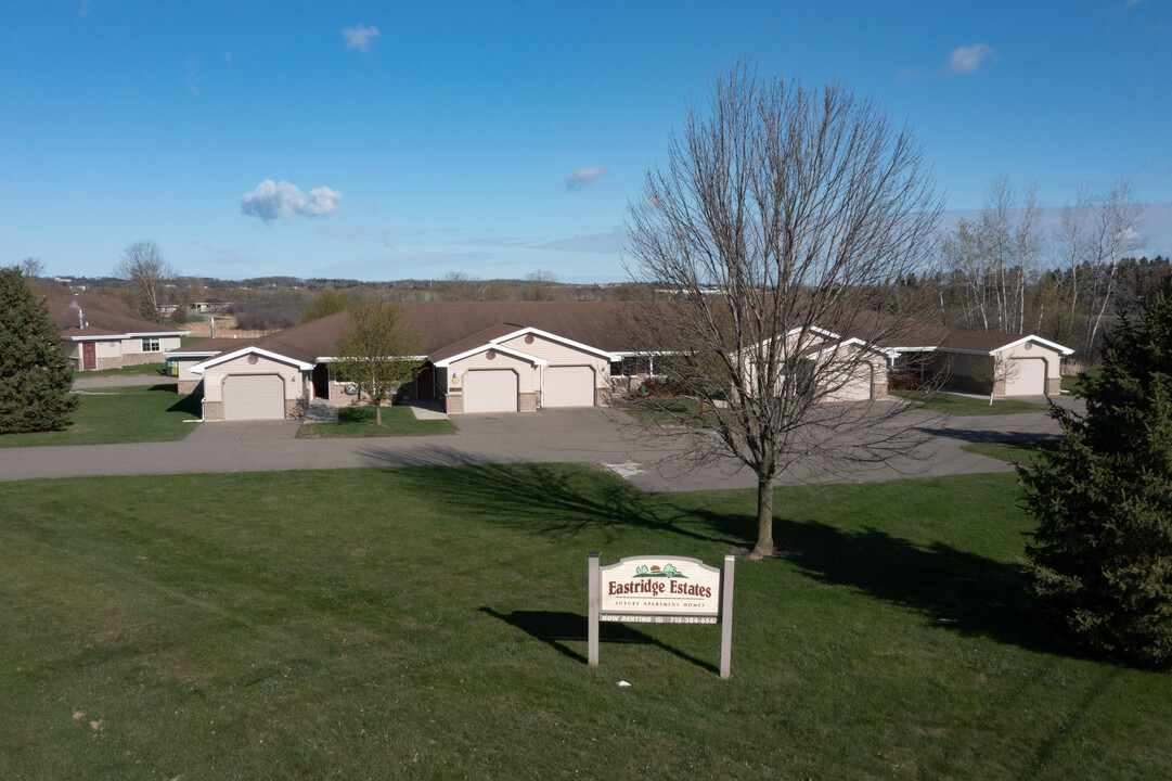 East Ridge Estates in Marshfield, WI - Foto de edificio