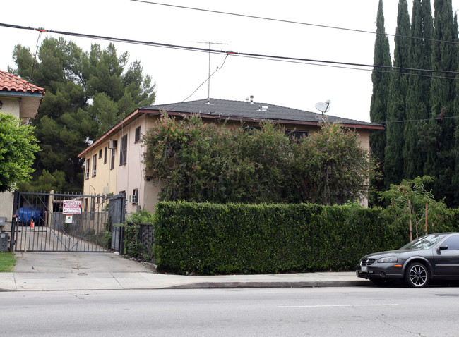 15831 Vanowen St in Van Nuys, CA - Building Photo - Building Photo