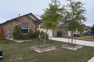 5808 Bianca Dr in Round Rock, TX - Building Photo - Building Photo