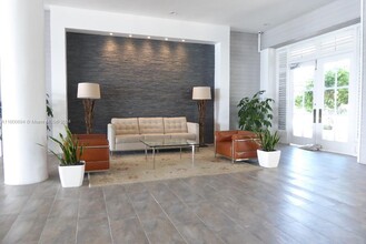 800 West Ave, Unit PH15 in Miami Beach, FL - Building Photo - Building Photo