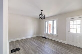 2876 Indianola Ave in Columbus, OH - Building Photo - Building Photo