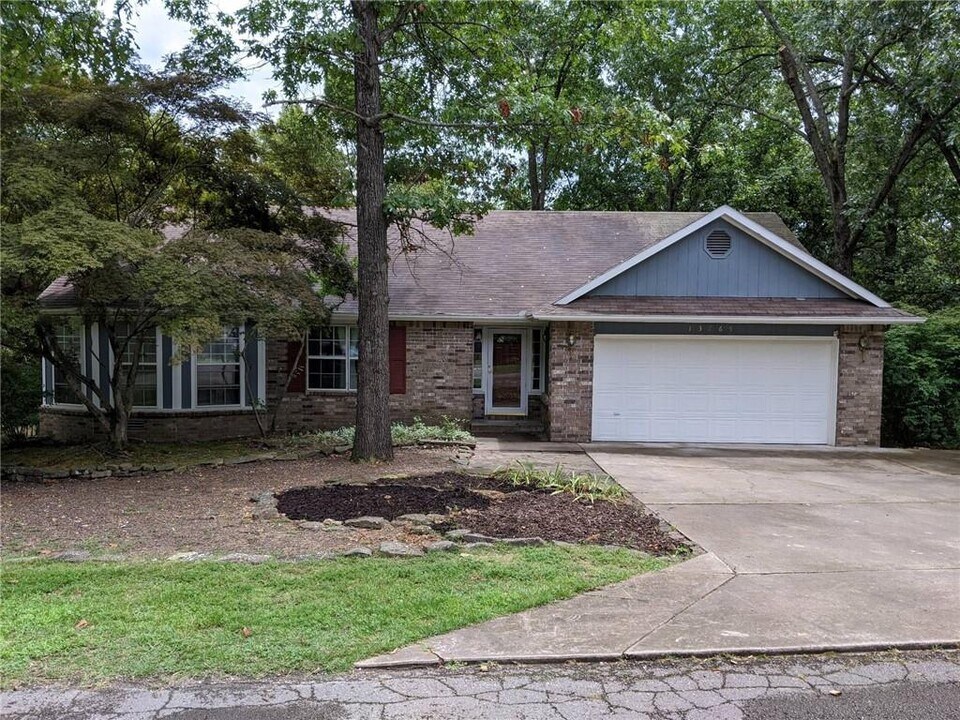 13765 Apple Ln in Rogers, AR - Building Photo