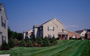 10 Neal Path in Centereach, NY - Building Photo - Building Photo