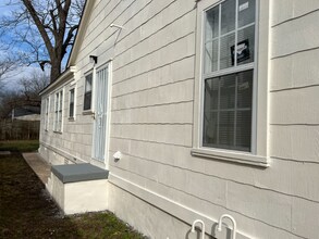2426 Lamar Cir in Memphis, TN - Building Photo - Building Photo