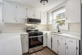 2755 E Surrey Dr in North Charleston, SC - Building Photo - Building Photo